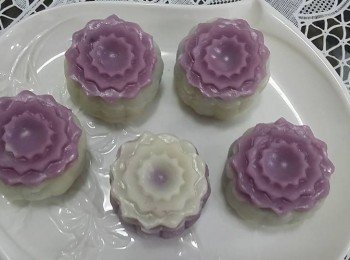 雙色椰香紫薯冰皮月餅