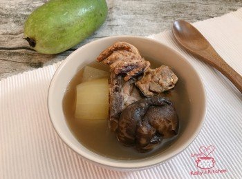 節瓜章魚蠔豉冬菇瑤柱排骨湯