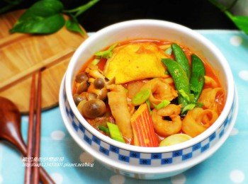 韓式泡菜海鮮餃湯麵