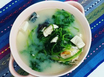 【清熱下火】 芫茜豆腐魚頭湯🍵