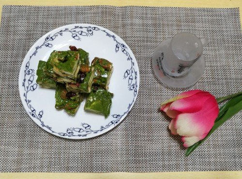 (煮食影片)綠茶雪花餅 ~ 只需將材料混合好，就能做出好味的小零食。