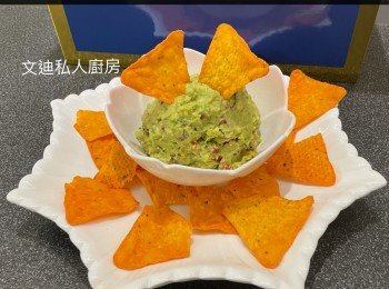 牛油果醬Guacamole配 Nachos粟片