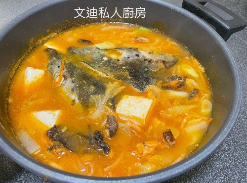 泡菜三文魚頭湯