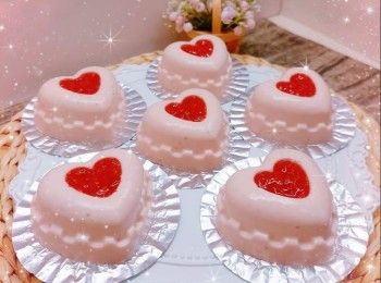 士多啤梨果醬芝士慕絲蛋糕