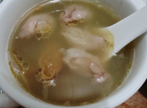 荔枝煲雞湯
