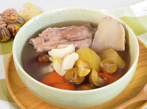 潤肺止咳｜滋潤皮膚｜清火去熱｜ 雪蓮果海竹頭百合栗子湯