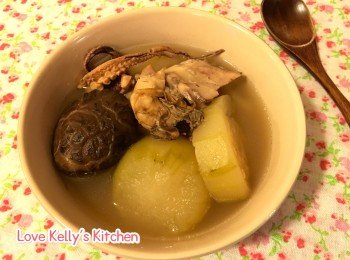 節瓜章魚蠔豉冬菇瑤柱豬骨湯
