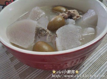 cici靚靚湯水: 白蘿蔔青欖豬脊骨湯 - Staub煮理