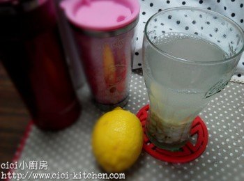 cici靚靚美白水: 檸檬薏米水 