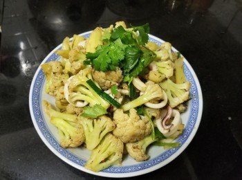 欖菜鮮魷炒椰菜花