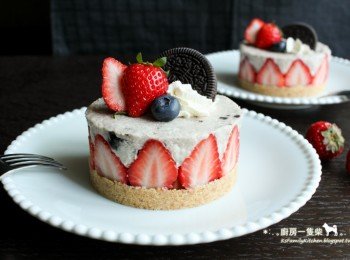 草莓Oreo乳酪慕斯蛋糕（免烤箱）