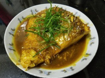 黃薑粉蝦米辣椒油燜鯇魚