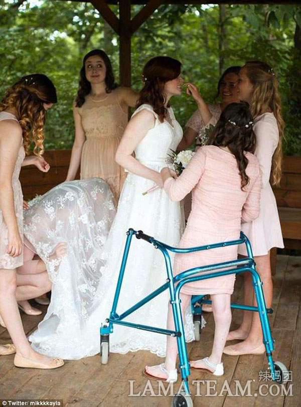 她生下七胞胎受到無數人強烈批評，結果過了18年孩子們變成這樣