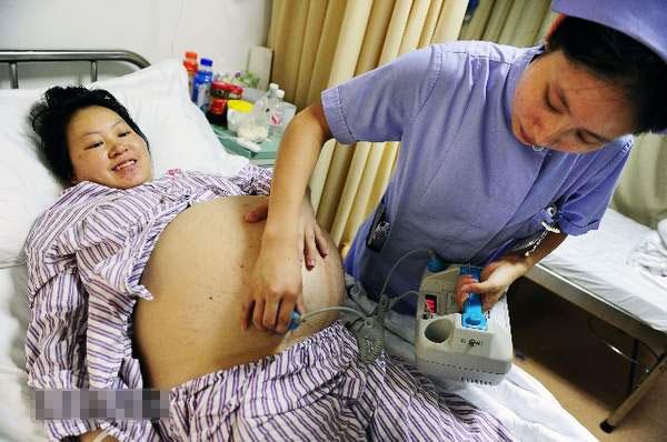 實拍四胞胎的懷孕全過程，四胞胎的肚子太震驚，偉大的母親辛苦了