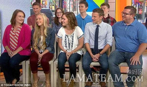 她生下七胞胎受到無數人強烈批評，結果過了18年孩子們變成這樣