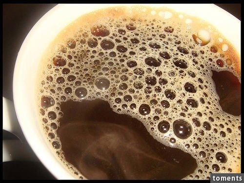 男性的尿液如果在測孕棒上顯示是兩條線的話，絕對不是懷孕了！趕快去看醫生吧～