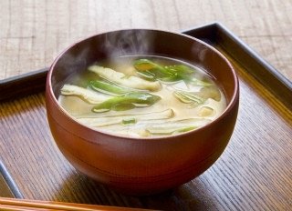 不易發胖的壽司吃法① 點味噌湯