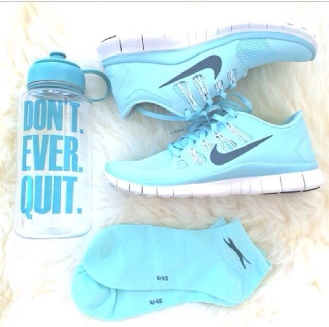 不嚴厲卻能保持身材的方法▶︎② 多喝水。