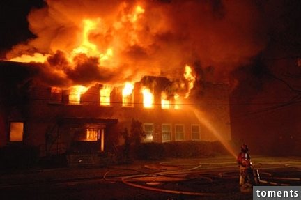 男性的尿液如果在測孕棒上顯示是兩條線的話，絕對不是懷孕了！趕快去看醫生吧～