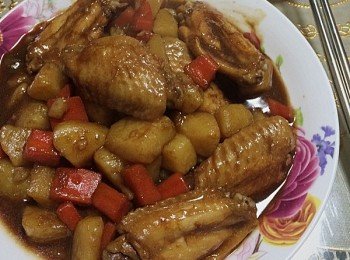 [家常小菜] 薯仔炆雞翼
