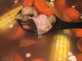 [保健湯水] 栗子牛篣豬骨湯