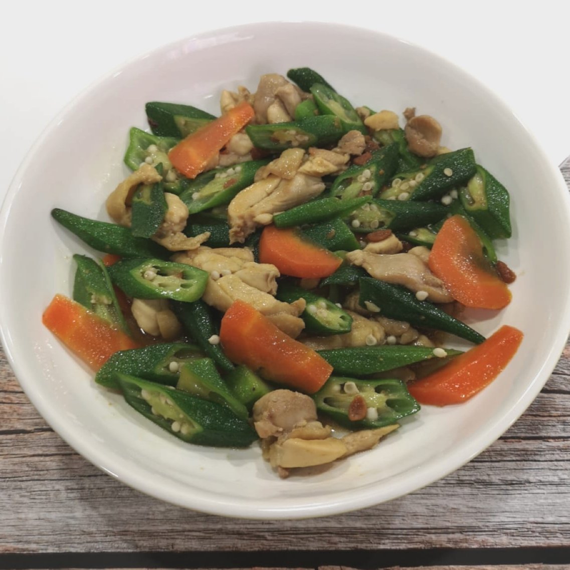 秋葵炒肉片食譜、做法 | YeungMa的Cook1Cook食譜分享