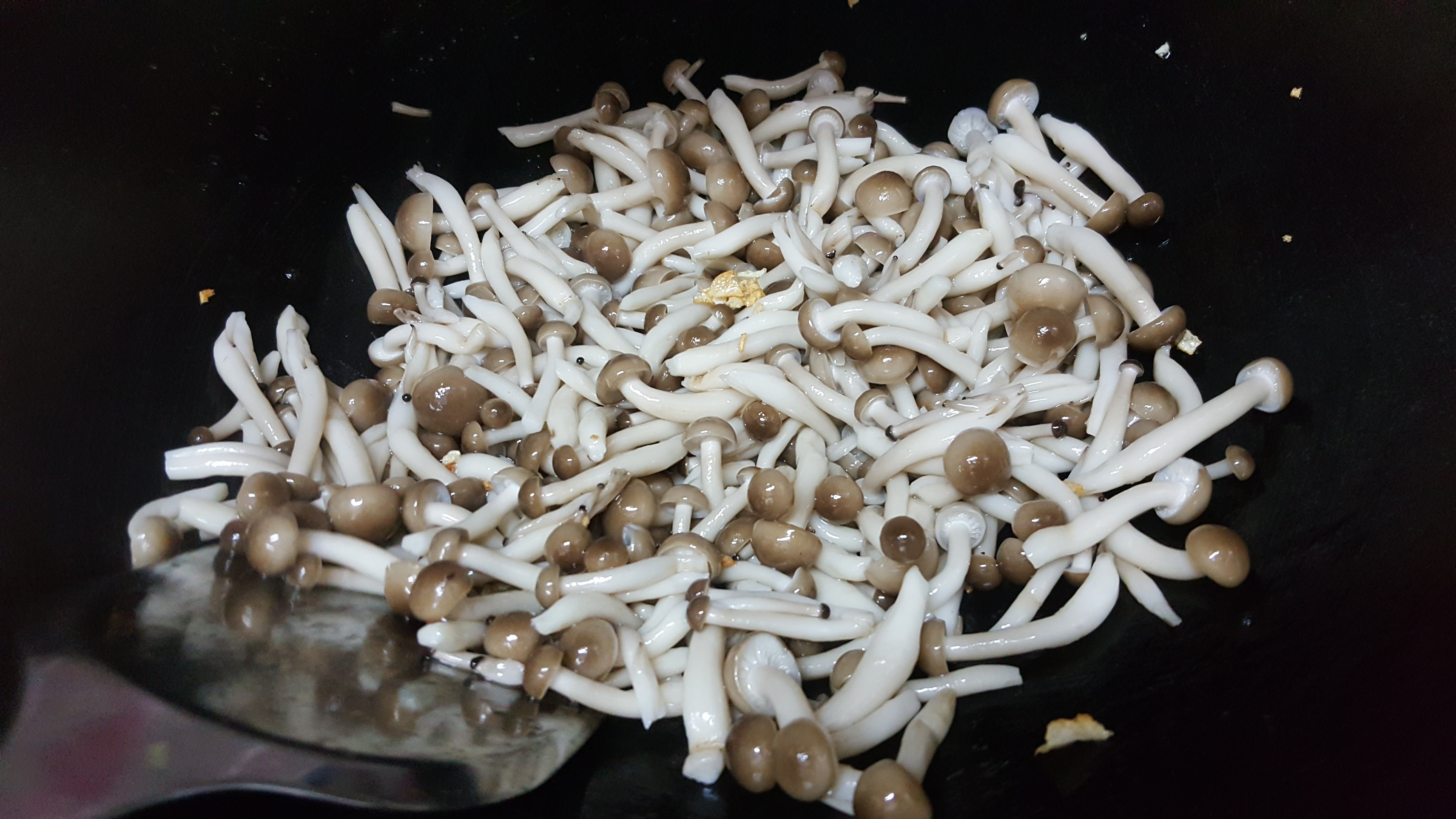 蠔油蒜香蟹味菇食譜、做法 | Sasa自家煮意的Cook1Cook食譜分享