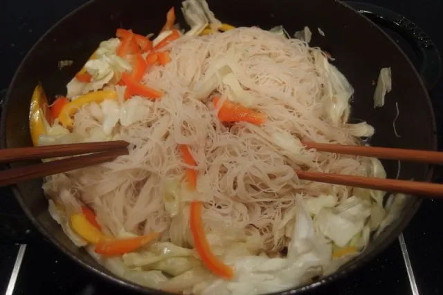 【經典台式炒米粉】食譜|材料做法、烹飪時間分享 | Cook1Cook 煮一煮