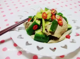 豬肝涼拌小黃瓜