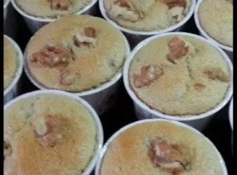 迷你合桃香蕉cupcakes