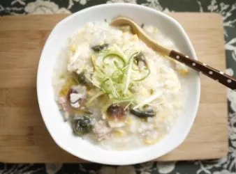 皮蛋瘦肉粥~超簡單~