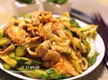 【泡菜青瓜炒豬頸肉】