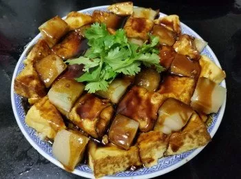 瑞士雞汁豆腐蒸腩肉