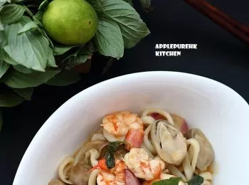 冬陰公海鮮烏冬