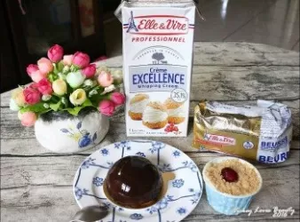 莓果夾心鏡面圓頂巧克力慕斯