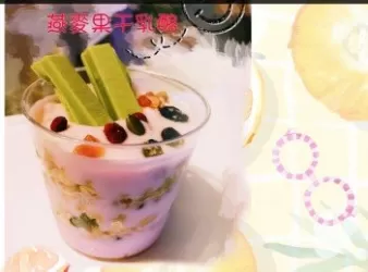 燕麥乾果乳酪脆脆杯