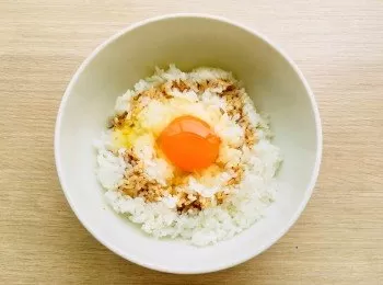 卵掛け御飯(Tamago kake gohan)