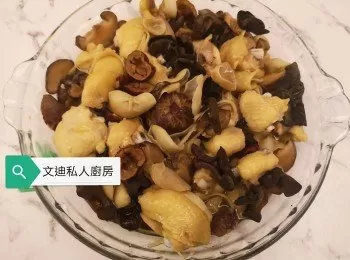 黑白木耳冬菇蒸滑雞