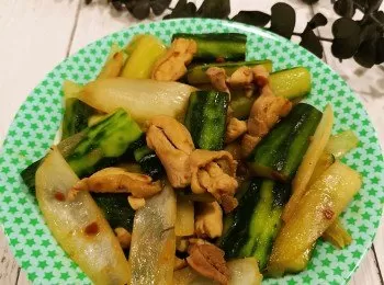 絲瓜炒肉片【李錦記方便醬料幫你輕鬆煮幾味】