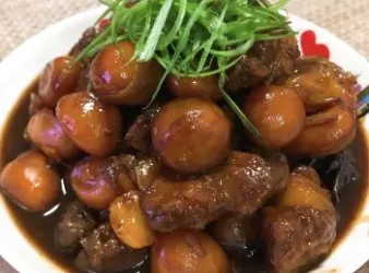 鳯眼果炆可樂骨