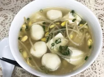 大豆芽魚蛋豆腐湯