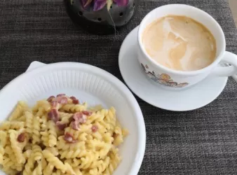 辣肉腸忌廉汁鏍絲粉