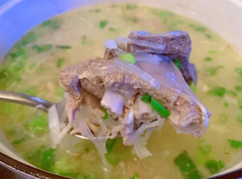 鲫鱼羊骨萝卜汤 LAMB RIBS SOUP WITH Tilapia fish