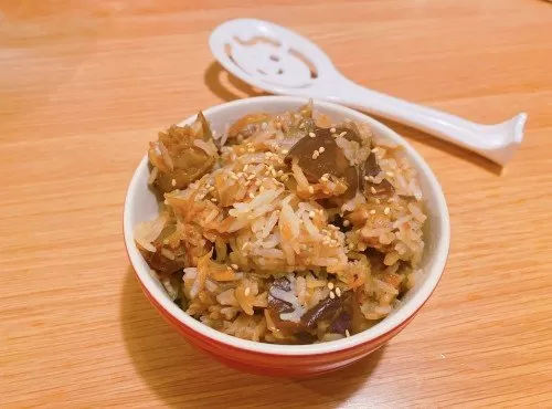 是日晚餐：電飯煲茄子飯