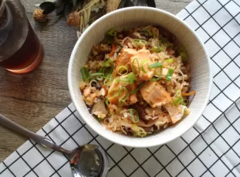 【上班族便當】鮭魚什錦炊飯