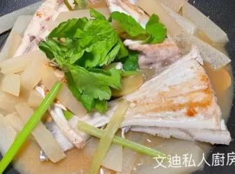 蘿蔔芹菜沙鯭煲