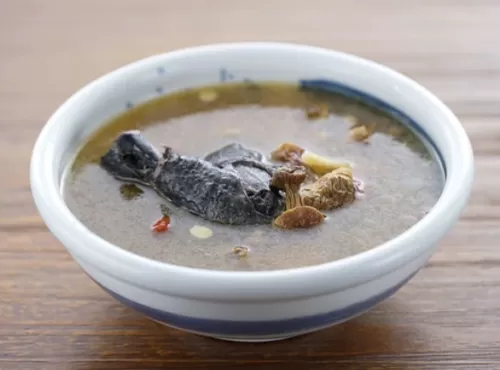 淮山蓮子松茸烏雞湯Silky Fowl Soup with Common Yam Rhizome, Lotus Seed and Matsutake Mushr