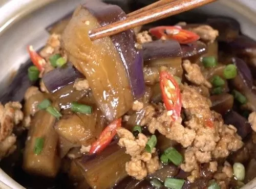 魚香茄子 Braised Eggplant with Minced Pork