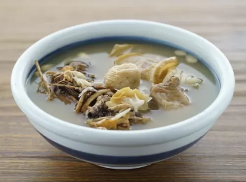 五指毛桃百合豬骨湯Hairy Fig, Greenish Lily Bulb and Pork Bone Soup