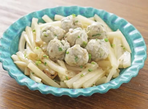 蘿蔔煮鯪魚球 Braised radish with mud carp balls